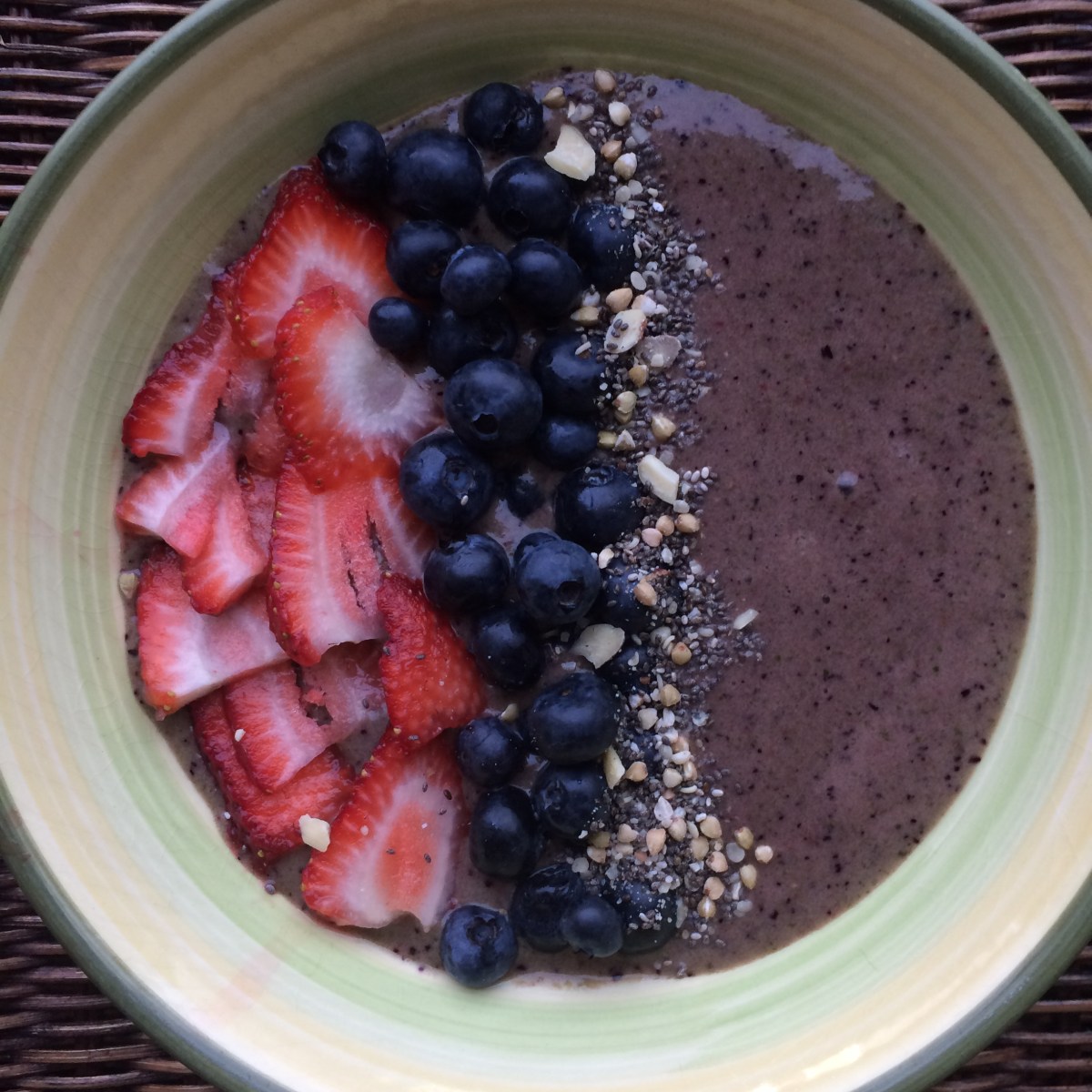 Berry Banana Smoothie&nbsp;Bowl